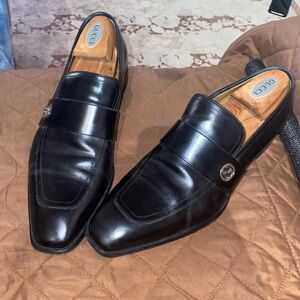 Gucci black loafers with shoe trees